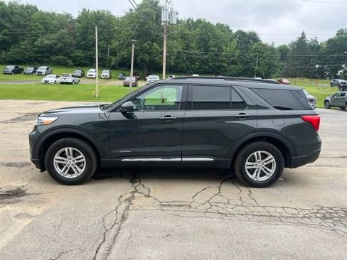 Used 2023 Ford Explorer XLT AWD/4WD image 9