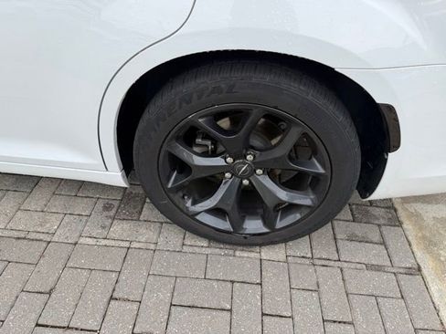 Used 2021 Chrysler 300 S RWD image 5