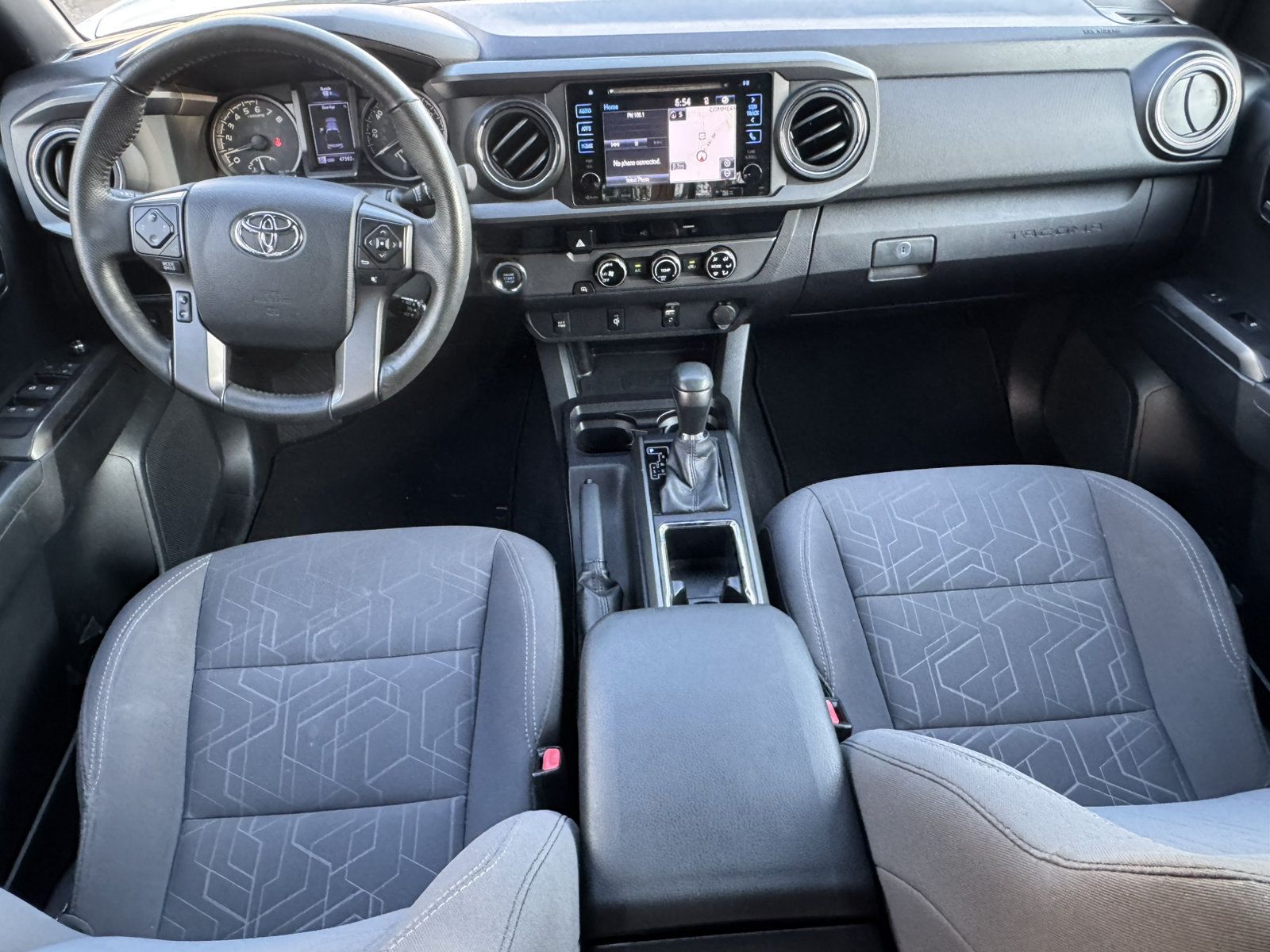 Used 2017 Toyota Tacoma TRD Sport w/ Tow Package RWD image 24