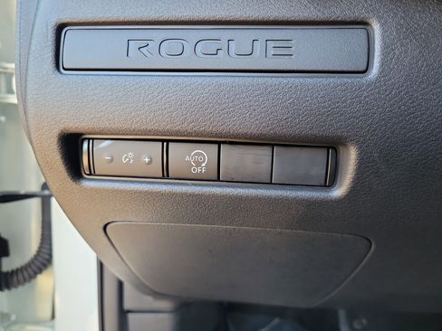 Certified 2025 Nissan Rogue S image 21