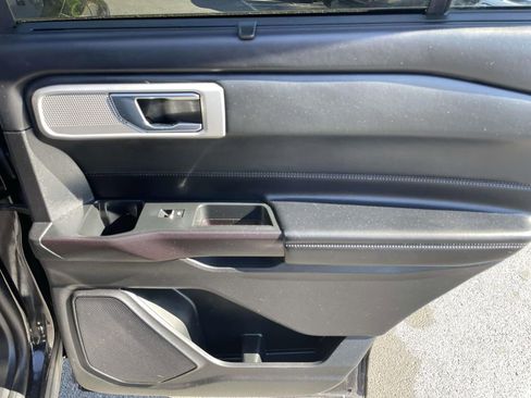 Used 2020 Ford Explorer Platinum image 44