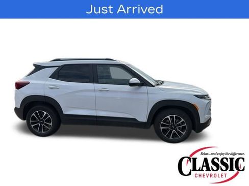 Used 2024 Chevrolet TrailBlazer LT w/ LT Cold Weather Package image 7