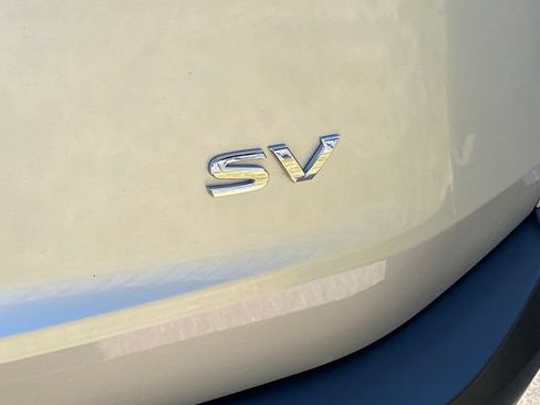 Used 2023 Nissan Rogue SV FWD image 3
