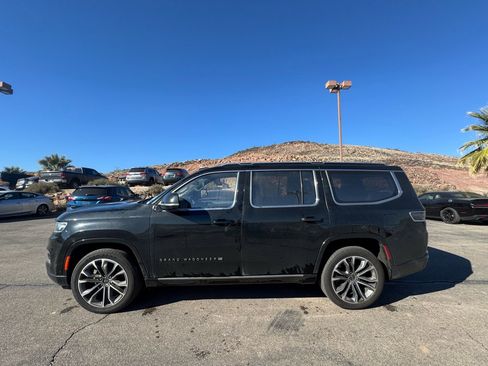 Used 2022 Jeep Grand Wagoneer Series III w/ Rear Seat Video Group 1 image 2