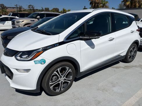 Used 2020 Chevrolet Bolt Premier w/ Infotainment Package FWD image 1