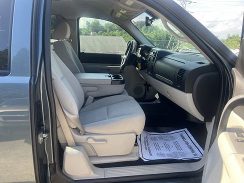 Used 2007 Chevrolet Silverado 1500 LT w/ 1LT Convenience Package AWD/4WD image 7