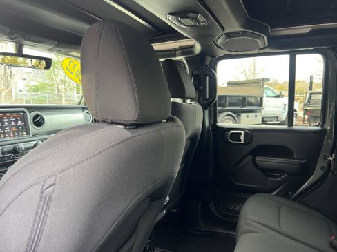Used 2022 Jeep Wrangler Unlimited Willys image 31