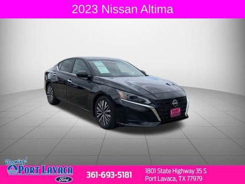 Used 2023 Nissan Altima 2.5 SV image 1