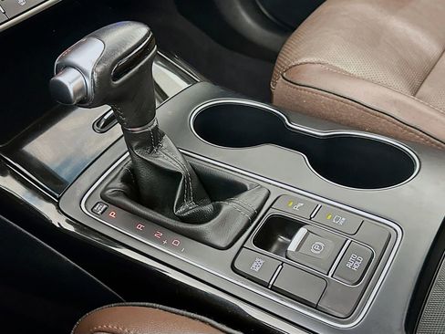 Certified 2019 Kia Sorento SX w/ SX Touring Package FWD image 29