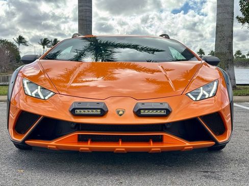 Used 2024 Lamborghini Huracan Sterrato image 3