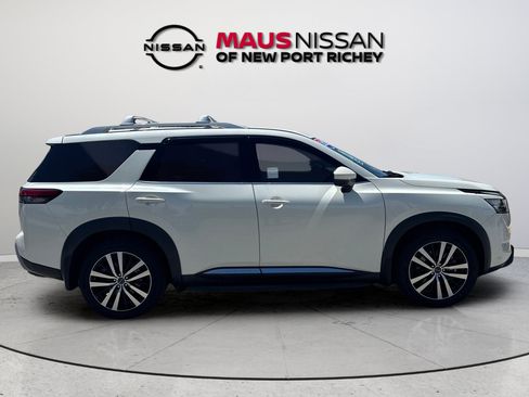Certified 2023 Nissan Pathfinder Platinum w/ Lighting Package (N93) AWD/4WD image 8