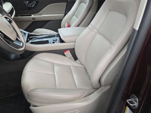 Used 2023 Lincoln Aviator AWD w/ Premium Package image 6