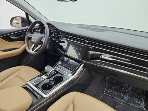 Used 2023 Audi Q7 3.0T Premium w/ Convenience Package image 21