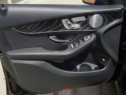 Used 2018 Mercedes-Benz GLC 300 4MATIC image 10