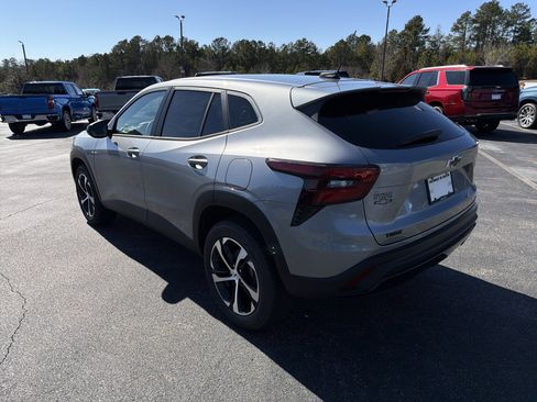 New 2026 Chevrolet Trax RS w/ Driver Confidence Package image 7