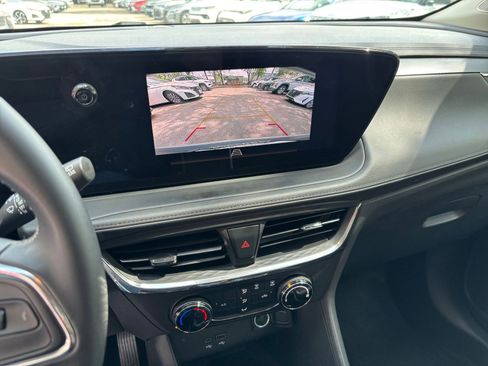 Used 2025 Buick Encore GX Preferred FWD image 17