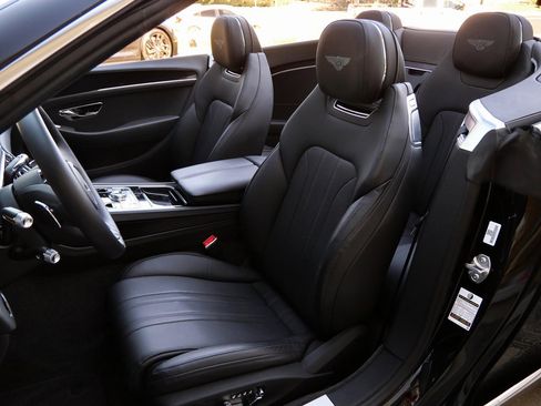 Used 2022 Bentley Continental GT image 17