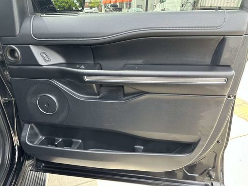 Used 2020 Ford Expedition XLT w/ Equipment Group 202A AWD/4WD image 27