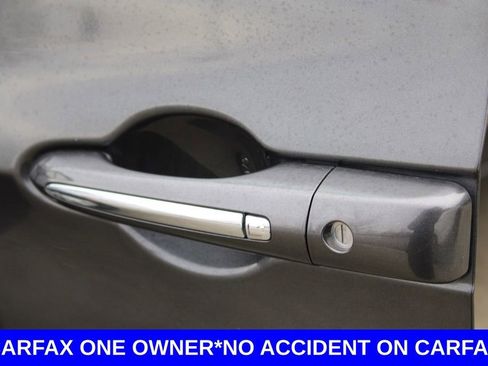 Used 2017 Chrysler Pacifica Touring-L image 15