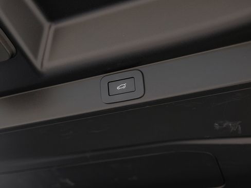 Used 2024 Land Rover Range Rover Autobiography image 54