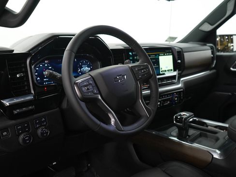 Used 2025 Chevrolet Silverado 1500 High Country w/ Midnight Edition AWD/4WD image 26