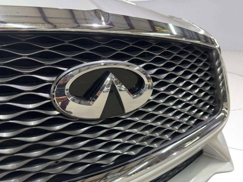 Used 2018 INFINITI Q60 Red Sport 400 w/ Sensory Package 3.0T Sport image 18