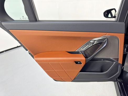 Used 2023 BMW i7 xDrive60 image 53