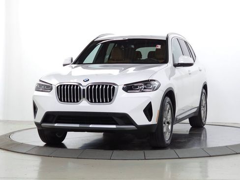 Used 2024 BMW X3 xDrive30i AWD/4WD image 3