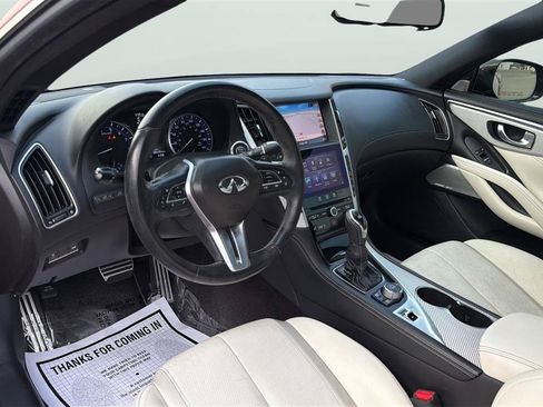 Used 2017 INFINITI Q60 Red Sport 400 RWD image 17