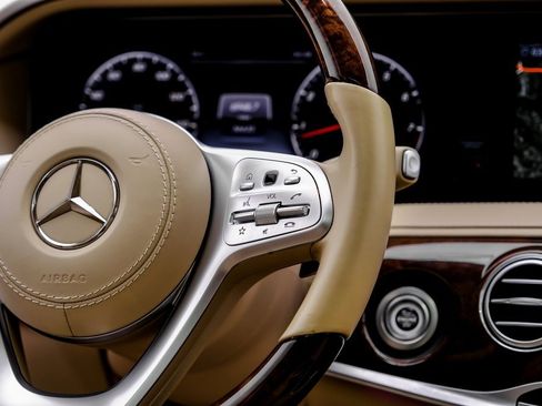 Used 2019 Mercedes-Benz S 560 4MATIC Sedan image 19