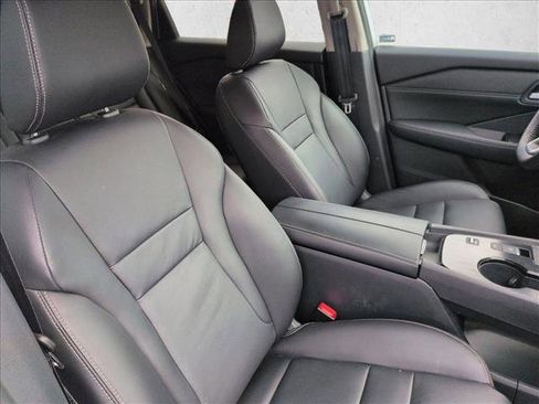Used 2024 Nissan Rogue SL FWD image 21