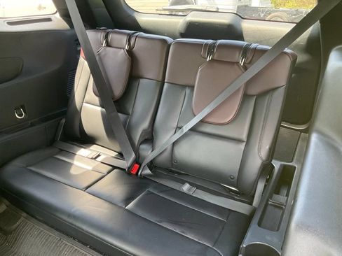 Used 2024 Ford Explorer Platinum w/ Technology Package AWD/4WD image 19