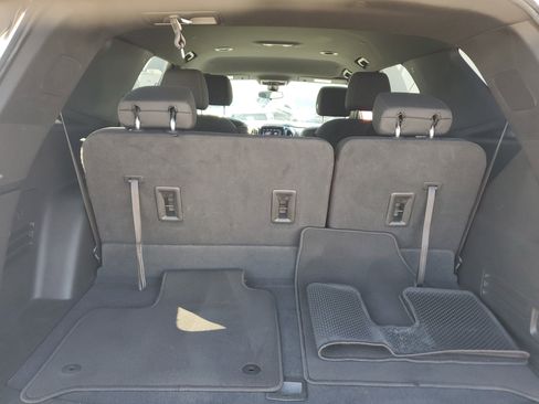 Used 2022 Chevrolet Traverse LT image 15