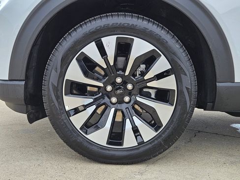 Used 2026 Ford Explorer Platinum w/ LUX Leather Package AWD/4WD image 13
