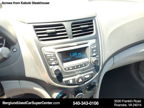 Used 2016 Hyundai Accent SE FWD image 24