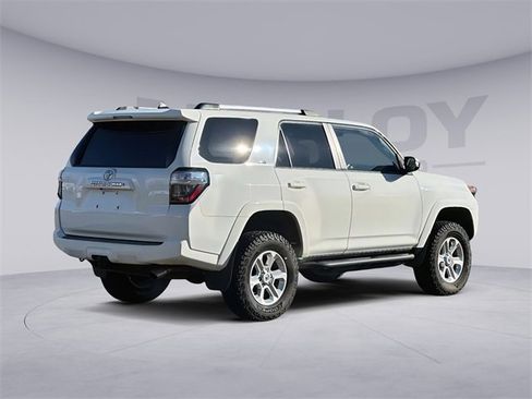 Used 2020 Toyota 4Runner SR5 image 2