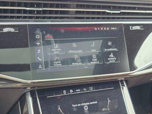 Used 2021 Audi Q7 2.0T Premium Plus w/ Premium Plus Package AWD/4WD image 23