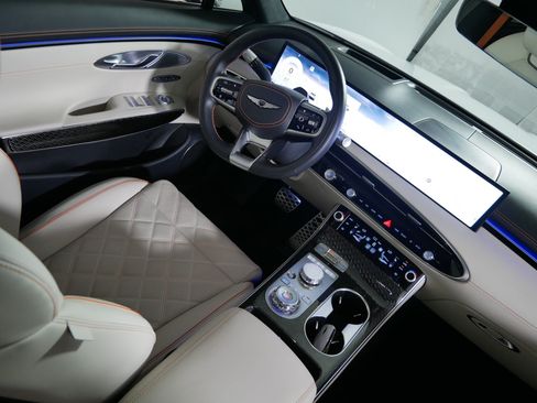 Certified 2026 Genesis GV70 3.5T Sport Prestige AWD/4WD image 9