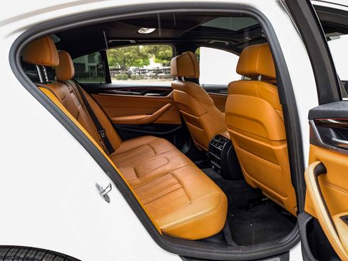 Used 2020 BMW 530i w/ Premium Package image 38