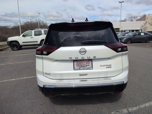 Used 2025 Nissan Rogue Platinum w/ Tech Package image 6