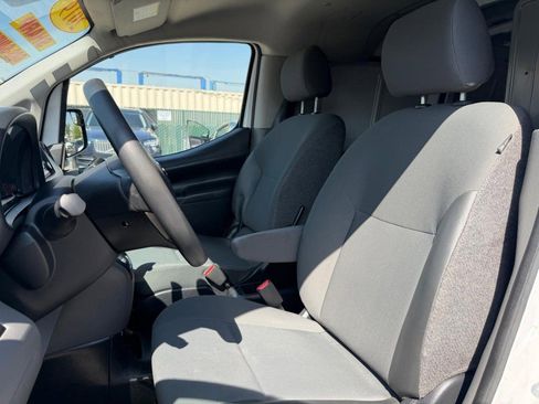 Used 2019 Nissan NV200 S image 24