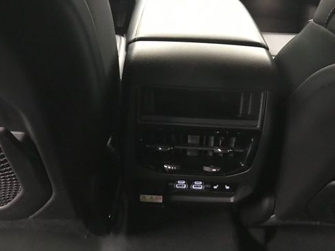 Used 2025 Jeep Grand Cherokee Limited image 26