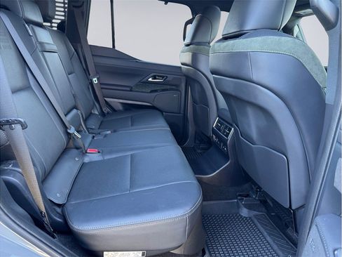 Used 2024 Lexus GX 550 image 25