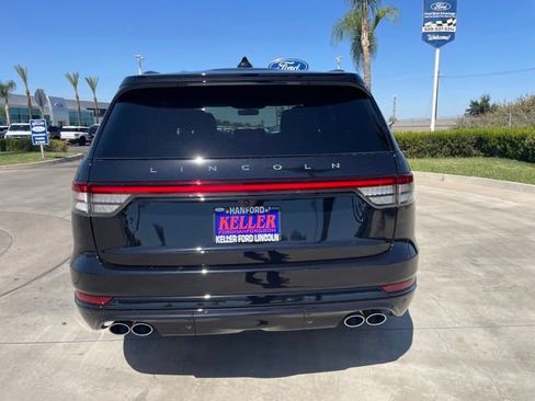 New 2026 Lincoln Aviator Reserve w/ Jet Appearance Package AWD/4WD image 4