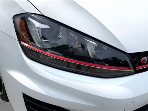 Used 2017 Volkswagen GTI SE FWD image 28