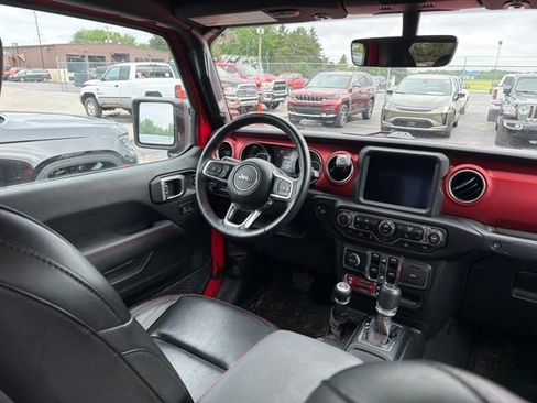 Certified 2022 Jeep Gladiator Rubicon w/ Cold Weather Group AWD/4WD image 10