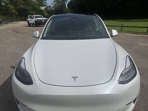 Used 2023 Tesla Model Y Long Range AWD/4WD image 4