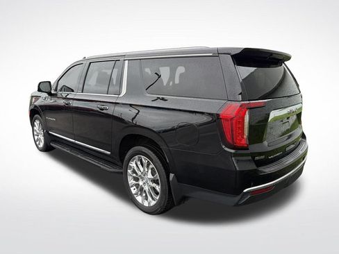 Used 2022 GMC Yukon XL SLT w/ SLT Premium Package AWD/4WD image 10