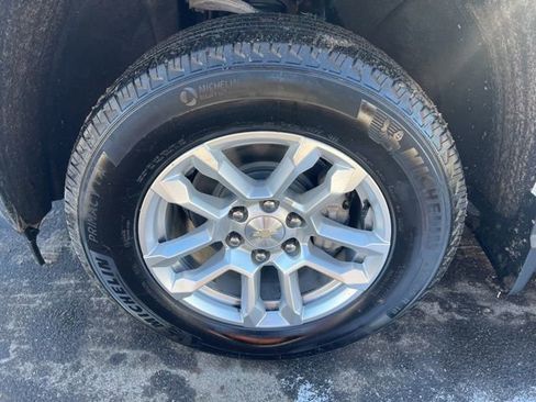 Used 2022 Chevrolet Silverado 1500 LT image 10