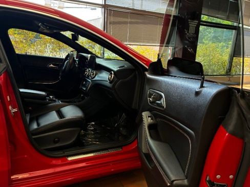 Used 2019 Mercedes-Benz CLA 250 image 34